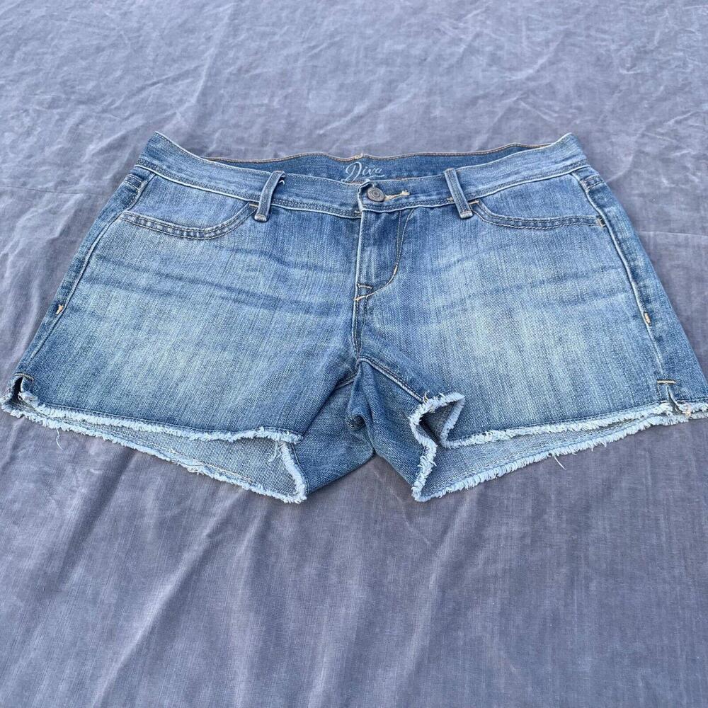 Old Navy Womens Diva Blue Jean Cut Off Shorts Light Wash Size 6​​​